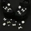 Novos Crocs Estilo Ballet Acessórios DIY Flores de Strass Cristal Flores de Folha de Prata Padrões Estrelados Acessórios de Sapato Destacáveis