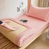 Nuevo modelo 2026 sábana acolchada de algodón 100% teñido en hilo de algodón lavado para dormitorio de estudiante, funda de colchón de una pieza