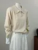 Suéter de tricô cinza gola alta estilo Old Money para mulheres, outono/inverno, com um caimento sofisticado e solto, perfeito como camada base ou peça principal.