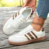 Comércio Exterior Tamanho Grande Primavera e Outono Novo Retro Estampa de Leopardo Sapatos Casuais Femininos Estilo Europeu e Americano Sapatos Femininos Transfronteiriços Estampa de Leopardo Sapatos de Treino Alemães Sapatos de Skate