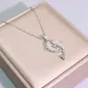 Acessórios de pingente de zircônia, disponíveis em uma variedade de estilos, oferecem um toque de luxo discreto.. Nós vendemos por atacado colares, brincos e outros acessórios, e também oferecemos opções de personalização e DIY.
