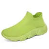 Zapatillas deportivas informales para correr para parejas, de talla grande, con superficie de malla tejida voladora, ligeras y de suela suave, a la moda, sin cordones