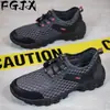 Sapatos Aquáticos Masculinos Sapatos de Malha 2026 Verão Respiráveis Malha Vazada Sapatos Fly-Knit Casuais Esportivos Caminhada Sapatos Aquáticos para Homens