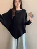 Suéter Holgado Versátil de Moda y Estilo Hombros Descubiertos para Mujer Primavera y Otoño 2026 Manga Murciélago Dobladillo Irregular Manga Larga