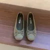 Sapatilhas Amarelas de Camurça Estilo Francês Versáteis Slip-On Mocassins Baixos com Laço Sapatos de Festa para Mulheres
