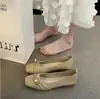 Sapatos Mary Jane de Salto Baixo Estilo Francês para Mulheres, Novos Sapatos Rasos para Primavera e Outono 2026, Versáteis com Saias, Sapatos de Um Só, Sapatilhas