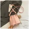 Bolsa Nova de Nicho de Luxo 2025 Feminina Saco Saco Transversal Bolsinha de Mão Fashionável Padrão Granulado Cor Contrastante Bolsa para o Dia a Dia