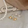 Brincos de Metal com Pérolas em Lingote Pequenas para Mulheres, Brincos Estilosos, Simples e Versáteis