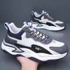 Zapatos de Hombre Invierno 2026 Nuevo Estilo Más Vendido Negro Puro Suela Gruesa Guerrero Negro Amortiguación de Aire Zapatos Deportivos Casuales Papá ins Zapatos de Moda