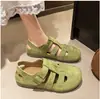 Sandálias Baotou Estilo Floresta Retrô para Mulheres Verão 2025 Novo Estilo Sandálias e Chinelos de Usar de Duas Formas Rasteirinhas Macias Trançadas Sapatos Gaiola de Porco