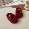 Pantufas de Pelúcia de Bico Fechado para Meninas para Exterior 2025 Inverno Novo Simples Cor Sólida Quente Lã Infantil Algodão Modernas