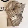 Novo Cachecol Dupla Face Estilo Coreano com Clássico Padrão Pied-de-Poule para Mulheres, Aquecedor de Pescoço de Tricô Fashion para Outono e Inverno, Tendência Versátil para Casais
