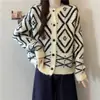 Nueva Chaqueta Suéter Jacquard Acolchado Retro Otoño e Invierno para Mujer, Cuello Redondo, Holgada, Cardigan de Punto Suave y Ceroso, Moda Versátil para Mujer