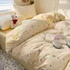 Nuevo juego de ropa de cama de cuatro piezas de algodón acolchado clase A para uso doméstico, lindo para dormitorios de estudiantes, incluye funda de edredón, sábana y sábana ajustable, al por mayor