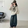 Conjunto de Moletom para Meninas 2026 Outono Nova Moda Xale Listrado Top com Letra Jeans Solto Conjunto de Duas Peças