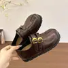 Mocassins de Couro Macio Estilo Retrô com Solado Grosso Femininos 2026 Outono Novo Estilo Mary Janes Sapatos Femininos Sapatos Pequenos de Couro Fivela Abertura Profunda Sapatos de Salto Único