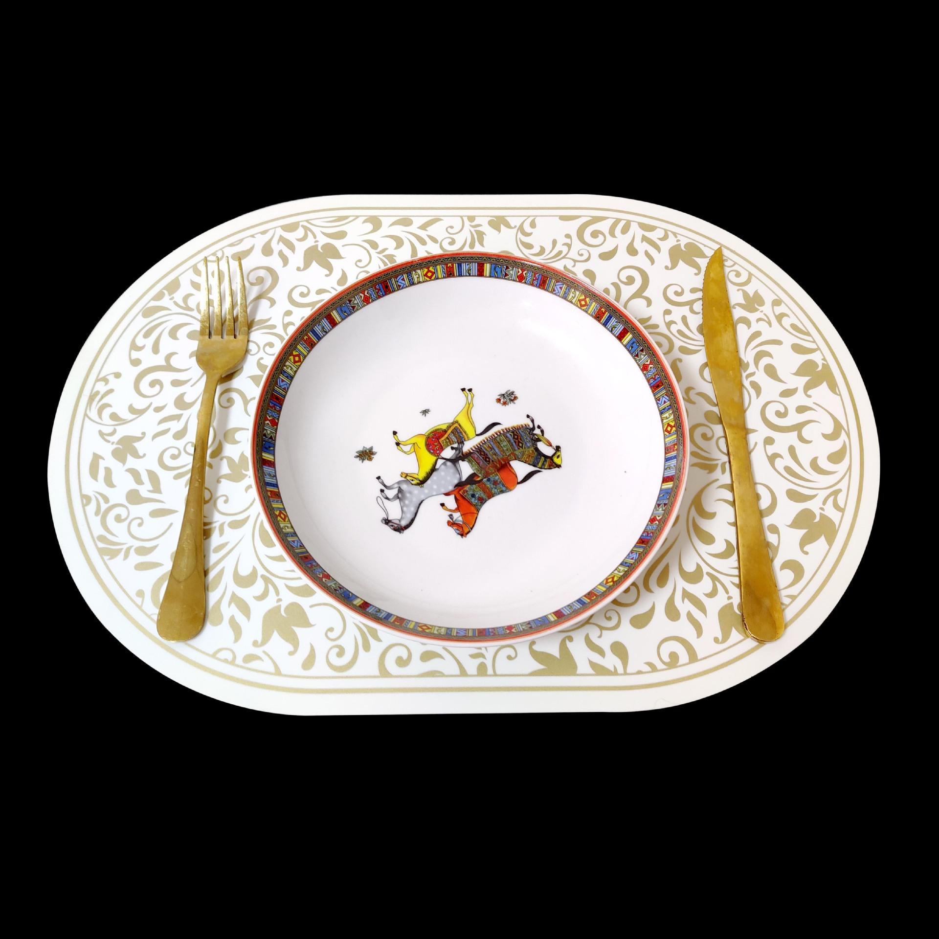 椭圆金色餐垫 (2)