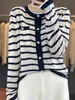 Cardigan Listrado Color Block de Bolso Duplo Estilo Suave para Mulheres, Simples e Estiloso, Corte Ajustado, Rejuvenescedor, Jaqueta de Tricô Versátil