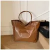 Bolsa Retrô Simples de Grande Capacidade, Bolsa de Ombro Casual da Moda, Nova Bolsa Transversal Tote Feminina Outono/Inverno 2025
