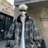 Otoño 2026 Nuevo Chaqueta Casual a Rayas Elegante de Corte Holgado para Hombre Ropa de Abrigo de Marca Moderna Top con Cremallera para Hombre