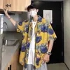 Estilo Hong Kong Verão 2025 Nova Camisa Floral Masculina Estilo Japonês Solta de Manga Curta Camisa Floral Havaiana de Praia Masculina Tendência