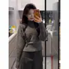 Suéter de Tricô Cinza com Gola Lapela para Mulheres com Design que Marca a Cintura, Peça de Manga Longa para Outono e Inverno, Camada Base Quente e Estilosa