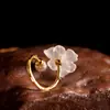 Personalidad Plata Moda Estilo Lujo Ligero Joyería Plata S925 Chapado en Oro Cristal Blanco Perla Anillo Simple Fresco