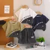 Conjunto de Verão para Meninos 2026 Novo Estilo Coreano Conjunto de Duas Peças com Manga Curta e Shorts para Crianças, Moda de Verão Fina para Bebês
