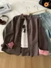 Camisa xadrez de alta qualidade em tom marrom claro para mulheres, estilo retrô japonês descontraído, coleção de outono 2026, jaqueta camisa com colarinho