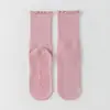 Meias de Yoga Lote Pequeno Bordado Personalizado Padrão de LOGO Sola Antiderrapante Profissional Adesivo de Pontos Meia de Cano Médio Casual Esportiva Personalizada