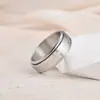 Anillo Giratorio de Acero de Titanio Texturizado con Símbolo en Plata, Estilo Unisex, No se Desvanece, Adecuado para Estudiantes y Personas que Viajan Diariamente