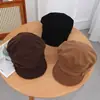 Sombrero de Ala Corta Estilo Retro Azul Marino de Ante Sintético para Mujer Otoño Invierno Diseño de Hebilla Lateral Gorra de Béisbol de Ala Corta Sombrero Atmosférico de Moda