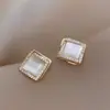 Pendientes Geométricos de Diamante Rombo de Lujo Ligero Nicho Pendientes con Sentido de Alta Gama para Mujer Pequeños Simples Exquisitos Accesorios de Pendientes de Temperamento