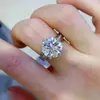 Anel de Diamante de 5 Quilates com Seis Garras e Três Fileiras Cor D Banhado a Ouro Prateado Anel Mosane Moda de Luxo Leve para Mulheres Casamento Namorada