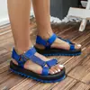 Sandálias rasteirinhas de uma tira com fivela plus size para mulheres, importadas, novas para o verão de 2022, moda casual europeia e americana, sandálias de praia para mulheres