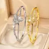 Pulsera Delgada de Mariposa con Diamantes Brillantes Estilo Coreano, con Diseño Hueco de Diamantes, Realza el Cutis, Adecuada para el Uso Diario, Pulsera Versátil y Elegante para Mujeres