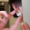 Pendientes de Mariposa Plateados para Mujer, Pendientes Elegantes de Lujo Ligero de Nicho de Gama Alta, Nuevos Accesorios Únicos para Orejas 2025