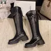 Botas altas negras de cuero genuino para mujer, con suela gruesa, que aumentan la altura, colección otoño/invierno 2026, tacón grueso, efecto adelgazante, botas de montar
