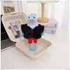 La ropa de los residentes de Fondo de Bikini incluye peces geniales, peces flácidos, peces acostados, colgantes, llaveros, accesorios, suéteres y overoles.