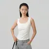 Regata feminina sem mangas, gola baixa, caimento justo, estilo minimalista e casual, colete de gola redonda, primavera 2026, top versátil