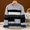 Nueva colección otoño/invierno 2026: suéter de punto de lana pura con cuello redondo, de manga larga, con bloques de color, cálido, suéter de lana para niños, ropa para niños