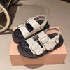 Sandálias romanas de sola grossa aumentadas para mulheres 2024 verão nova moda fivela de cinto plataforma bolo fundo antiderrapante sapatos de praia para mulheres