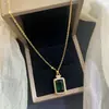 Collar Cuadrado Grande Europeo y Americano con Imitación de Piedra Verde para Mujer Moda Ins Estilo de Alta Gama Cadena Delicada para Clavícula Adorno Versátil