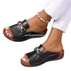 Sandalias gruesas de suela cruzada europeas y americanas de talla grande, sandalias de playa con cuña transfronterizas de comercio exterior para mujer, venta al por mayor de tallas grandes
