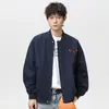 Chaqueta de Vuelo Bordada Estilo Retro Americano para Hombre Primavera y Otoño 2027 Nueva Chaqueta de Béisbol Casual para Adolescentes Ropa de Abrigo