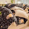 Conjunto de Quatro Peças de Veludo Leite Fresco e Fofo de Inverno, Conjunto de Três Peças de Flanela Espessa e Quente Estilo Cartoon para Dormitórios Estudantis