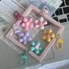 Llavero de Flor de Cinco Pétalos de Color Sólido Lindo y Colorido, Colgante Versátil Personalizado para Bolsa, Regalo para Pareja y Mejor Amiga con Accesorios Colgantes