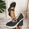 Sapatos Femininos Europeus e Americanos de Salto Plataforma Cor Sólida Transfronteiriços, Sapatos Femininos de Salto Baixo com Fivela, Casuais para Primavera e Outono, Atacado Transfronteiriço Europeu e Americano, Tamanhos Grandes
