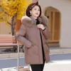 Abrigo de algodón de corte holgado, longitud media, forrado de polar y engrosado para mujeres de mediana edad y mayores, perfecto para usar en invierno, con capucha