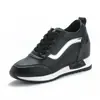 Tênis Branco Feminino com Aumento Interno de Altura e Solas Grossas, Novos Sapatos Casuais Outono e Inverno 2026, Versátil Estilo Coreano com Malha Vazada Sapatos Femininos
